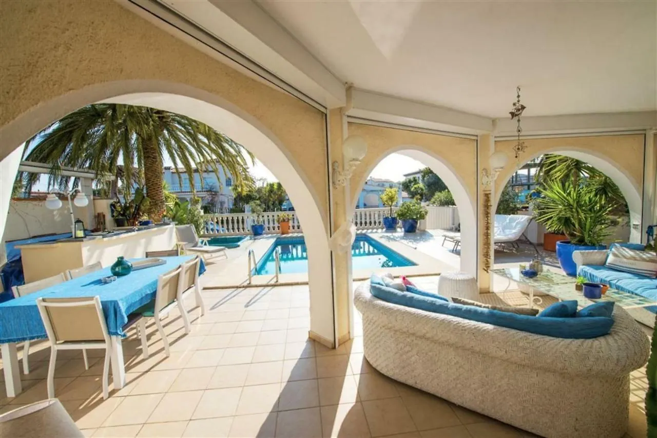 Casa - Appartements Norfeu Empuriabrava Willa